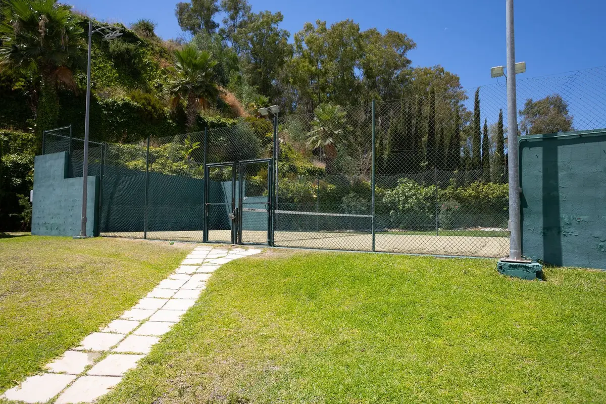 Middle Floor Apartment in Nueva Andalucía