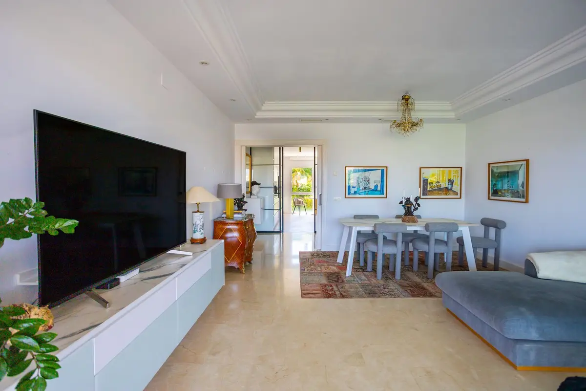 Middle Floor Apartment in Nueva Andalucía