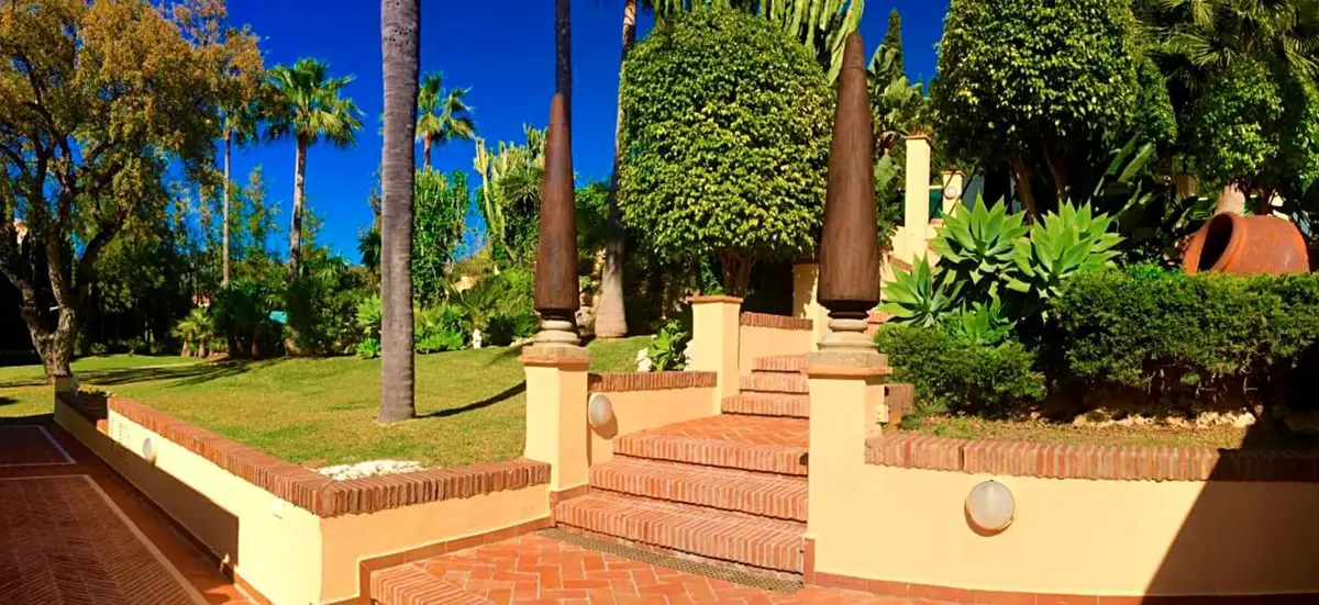 Detached Villa in Elviria