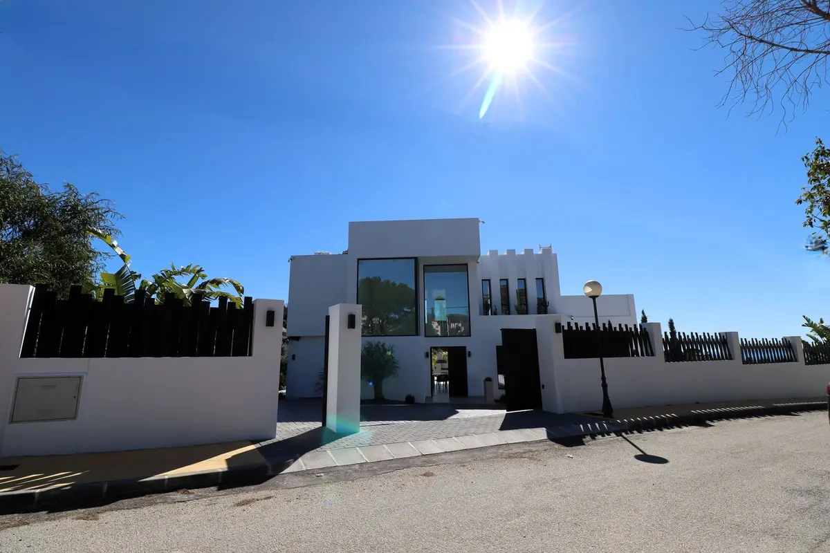 Detached Villa in Elviria