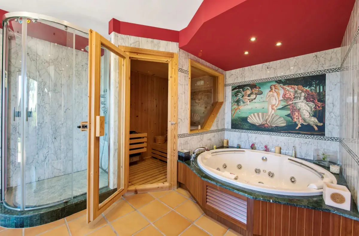Detached Villa in Estepona