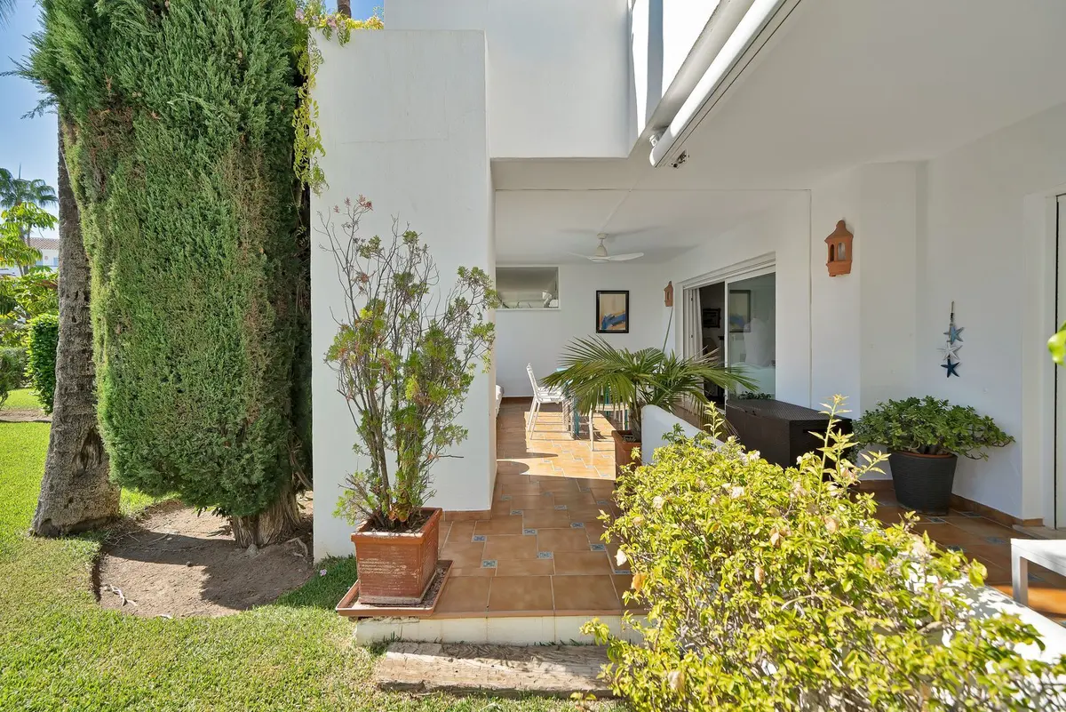 Ground Floor Apartment in Río Real