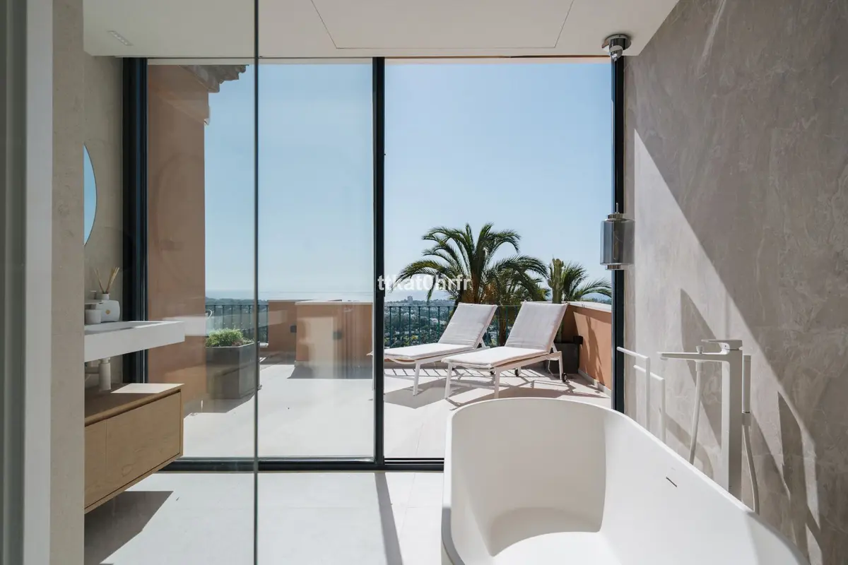 Penthouse Duplex in Nueva Andalucía