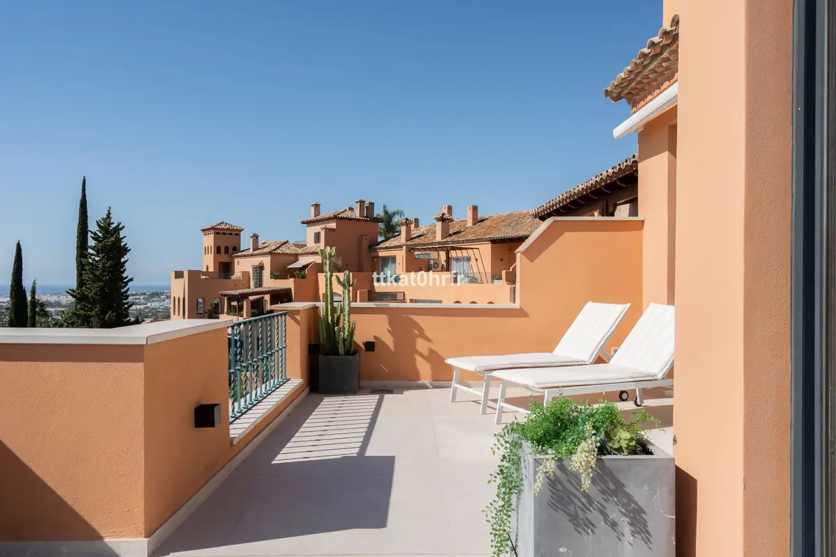 Penthouse Duplex in Nueva Andalucía