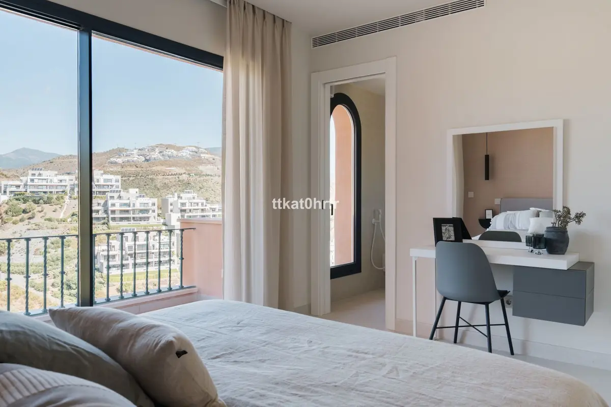Penthouse Duplex in Nueva Andalucía
