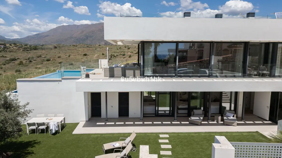 Detached Villa in Estepona