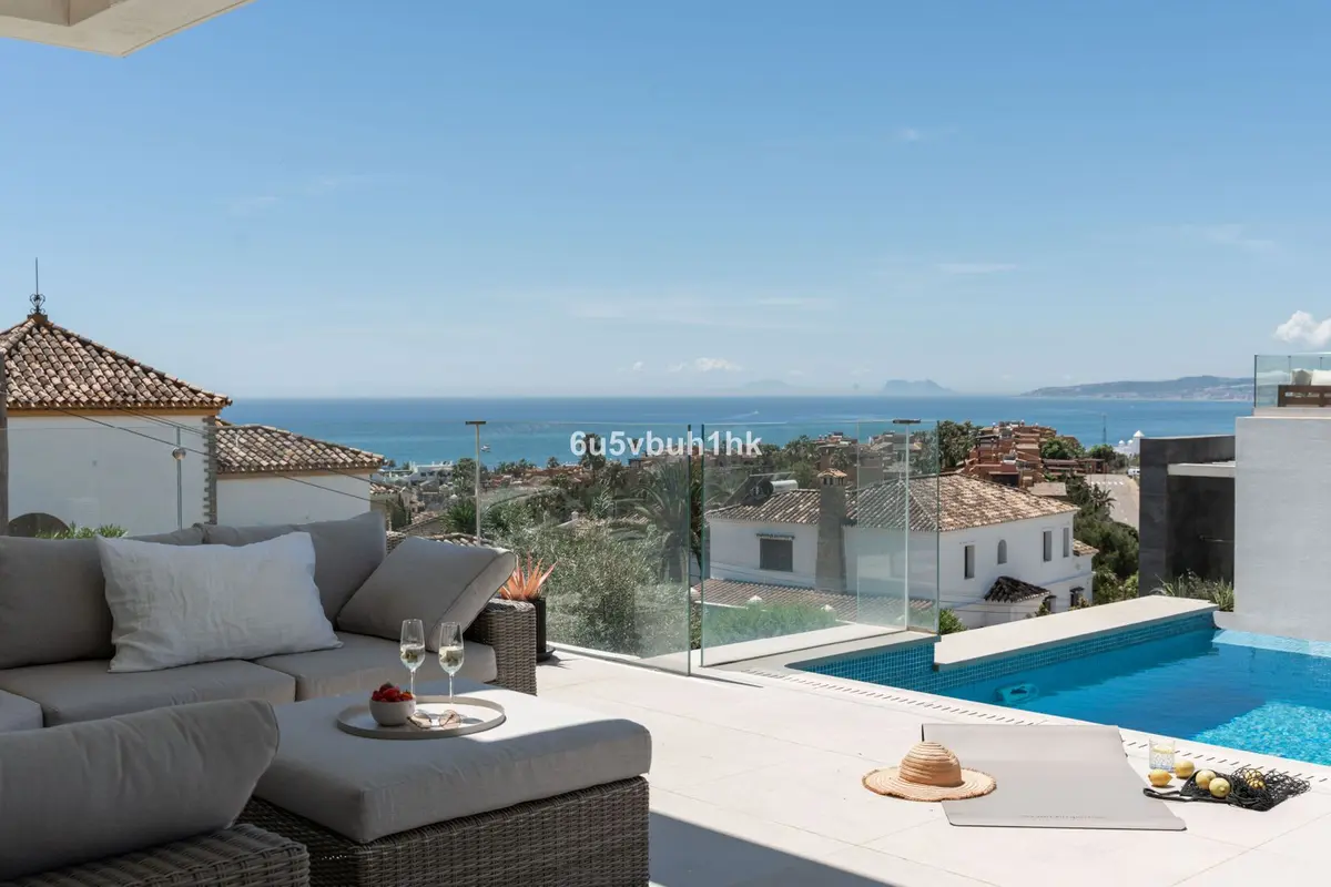 Detached Villa in Estepona