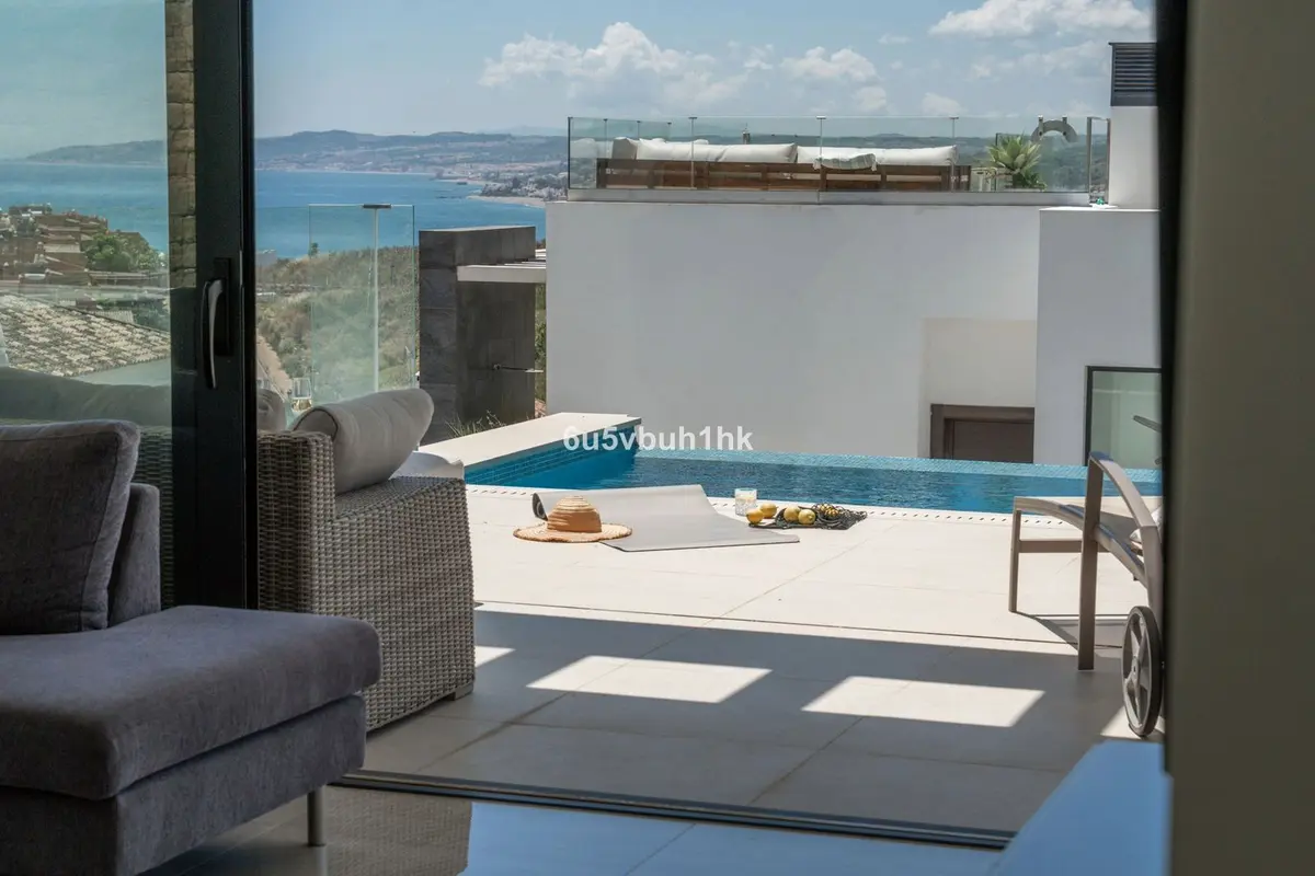 Detached Villa in Estepona