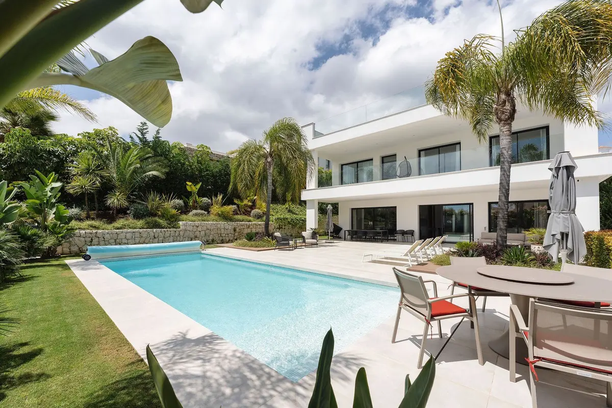 Detached Villa in Nueva Andalucía