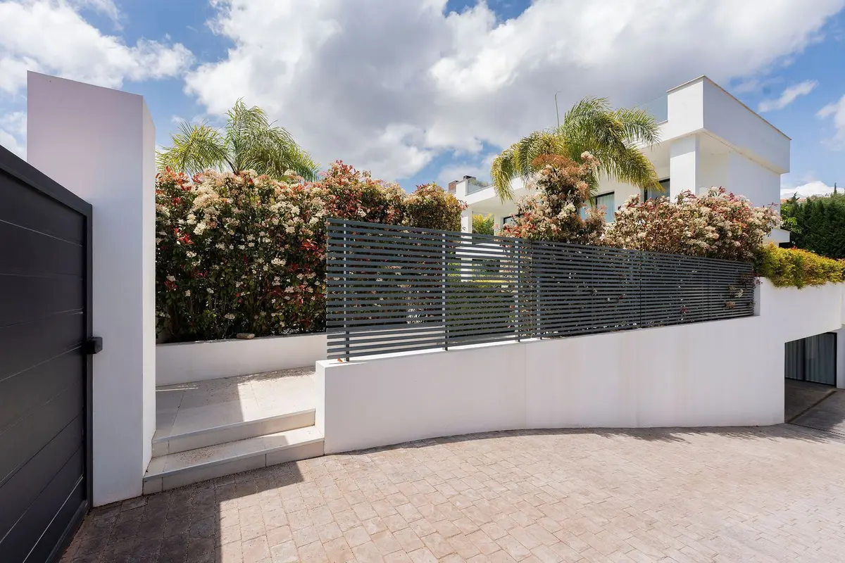 Detached Villa in Nueva Andalucía