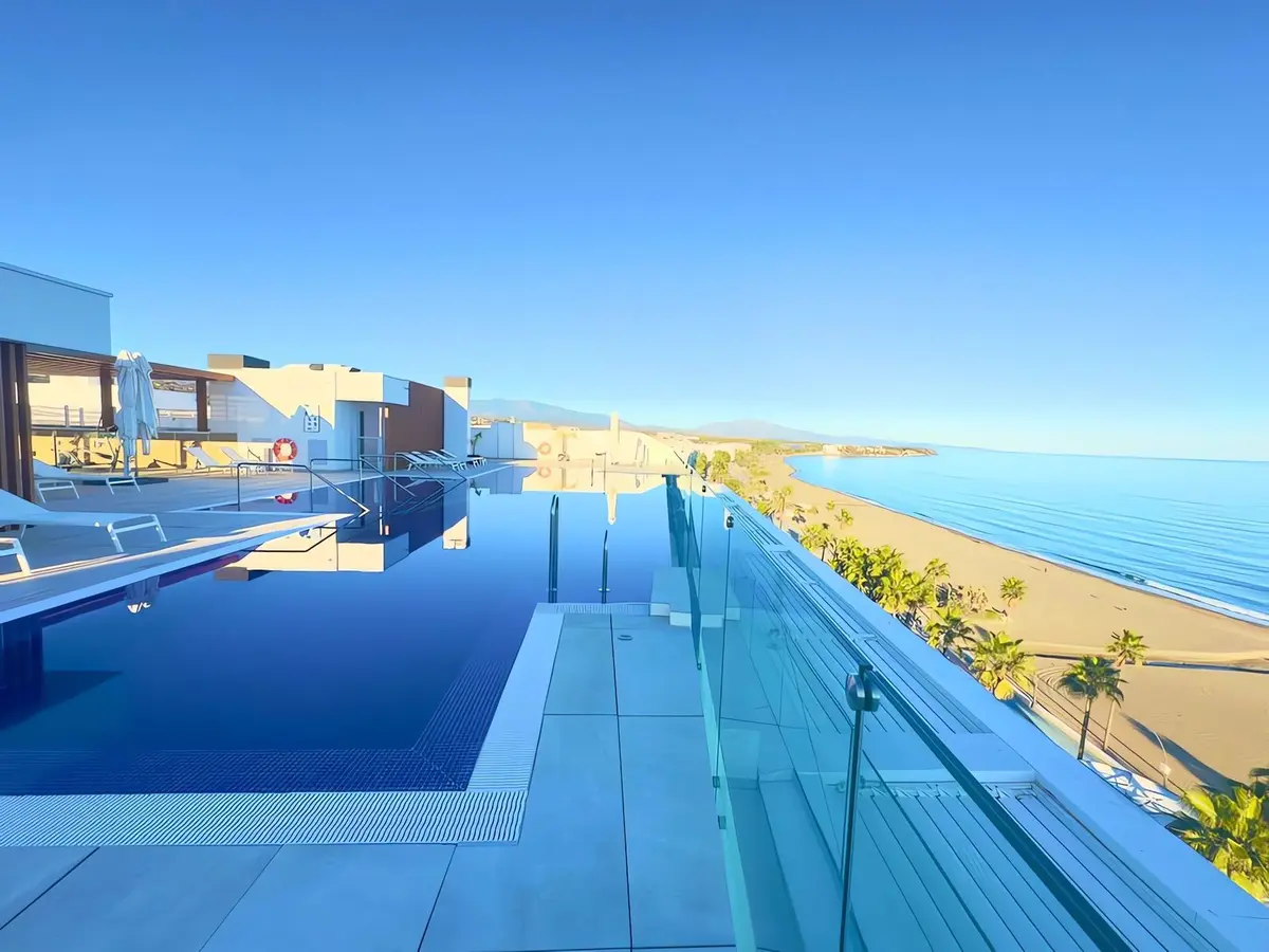 Middle Floor Apartment in Estepona