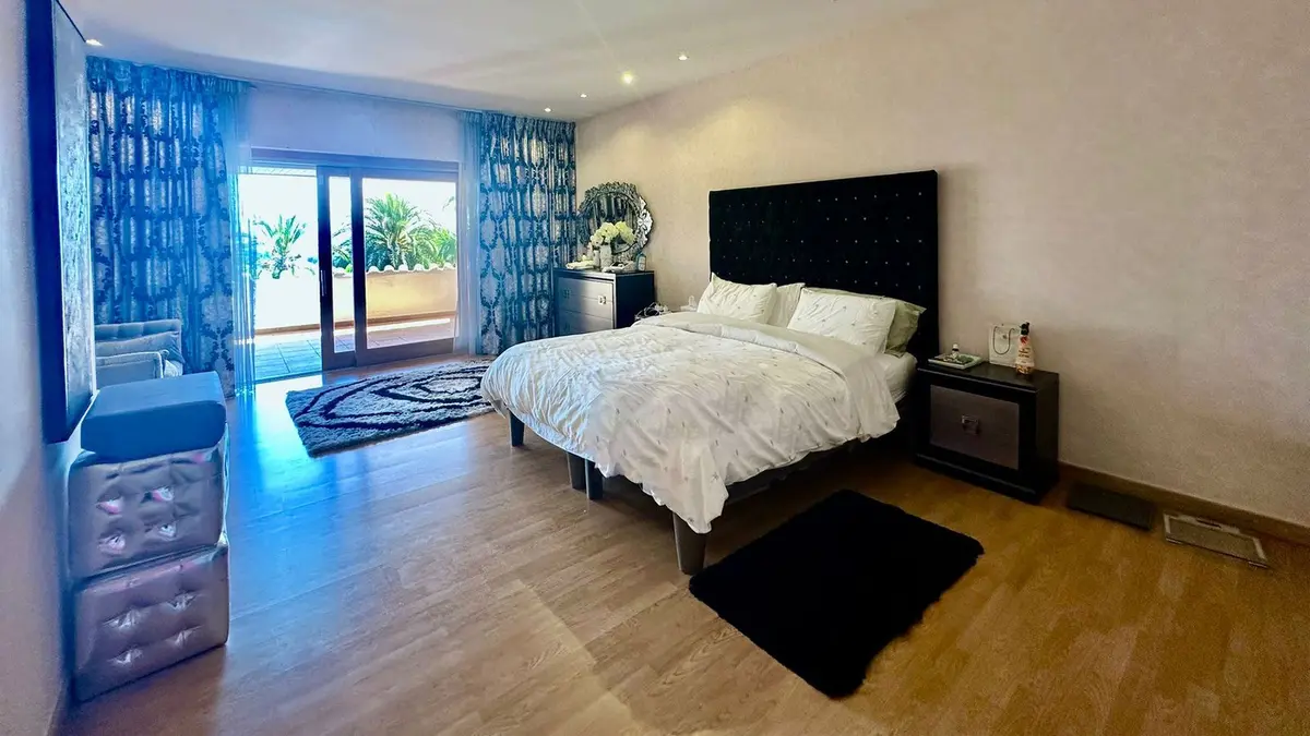Detached Villa in Nueva Andalucía