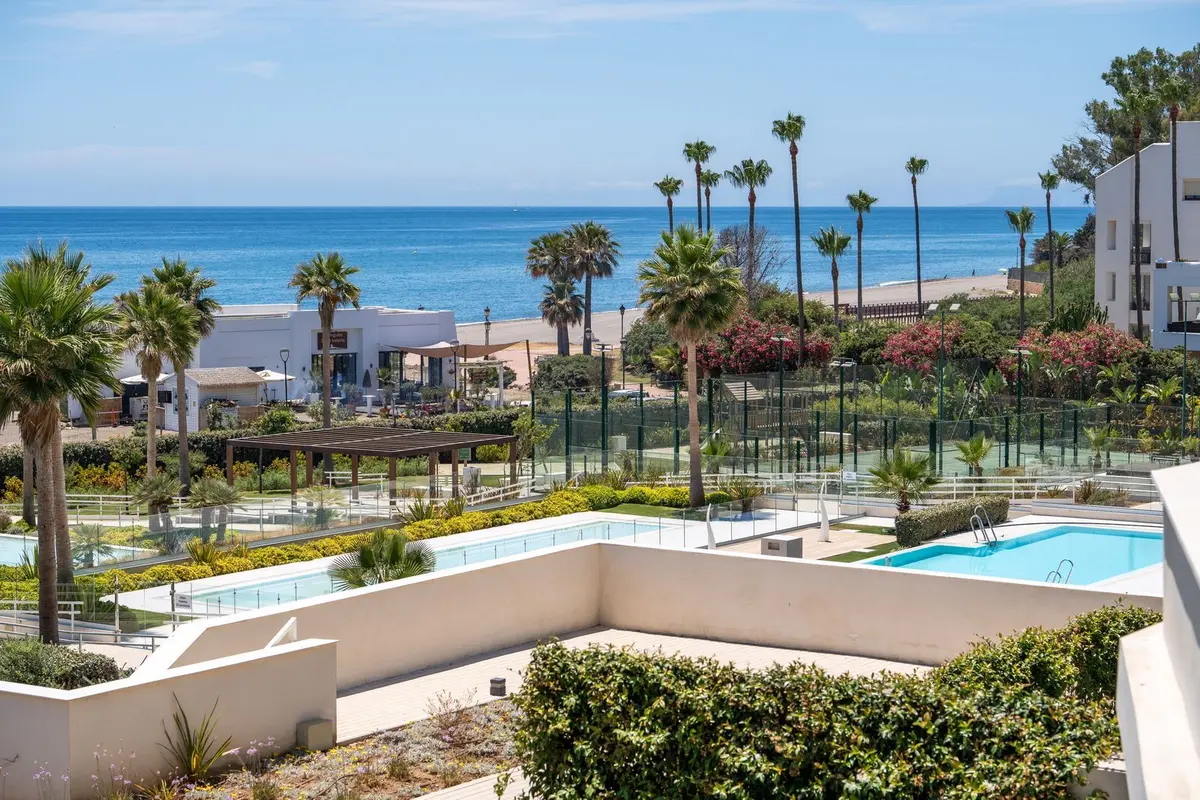 Middle Floor Apartment in Estepona