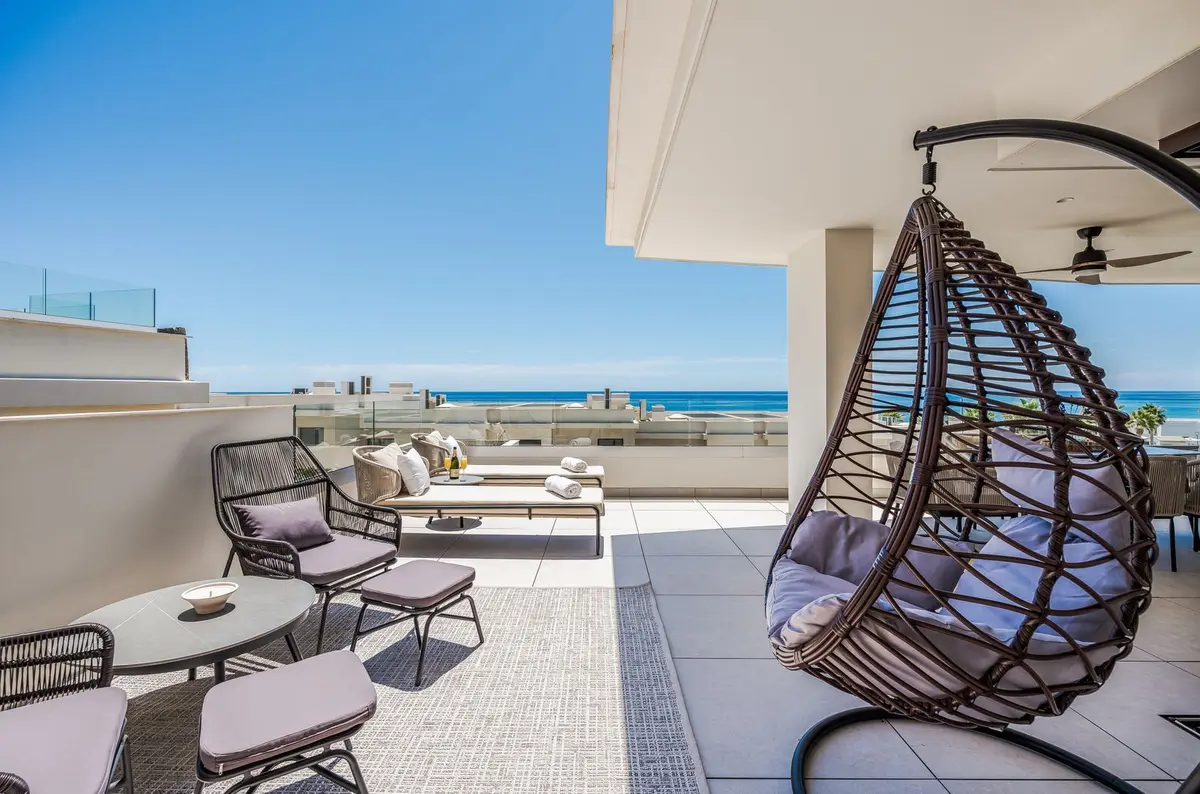 Middle Floor Apartment in Estepona