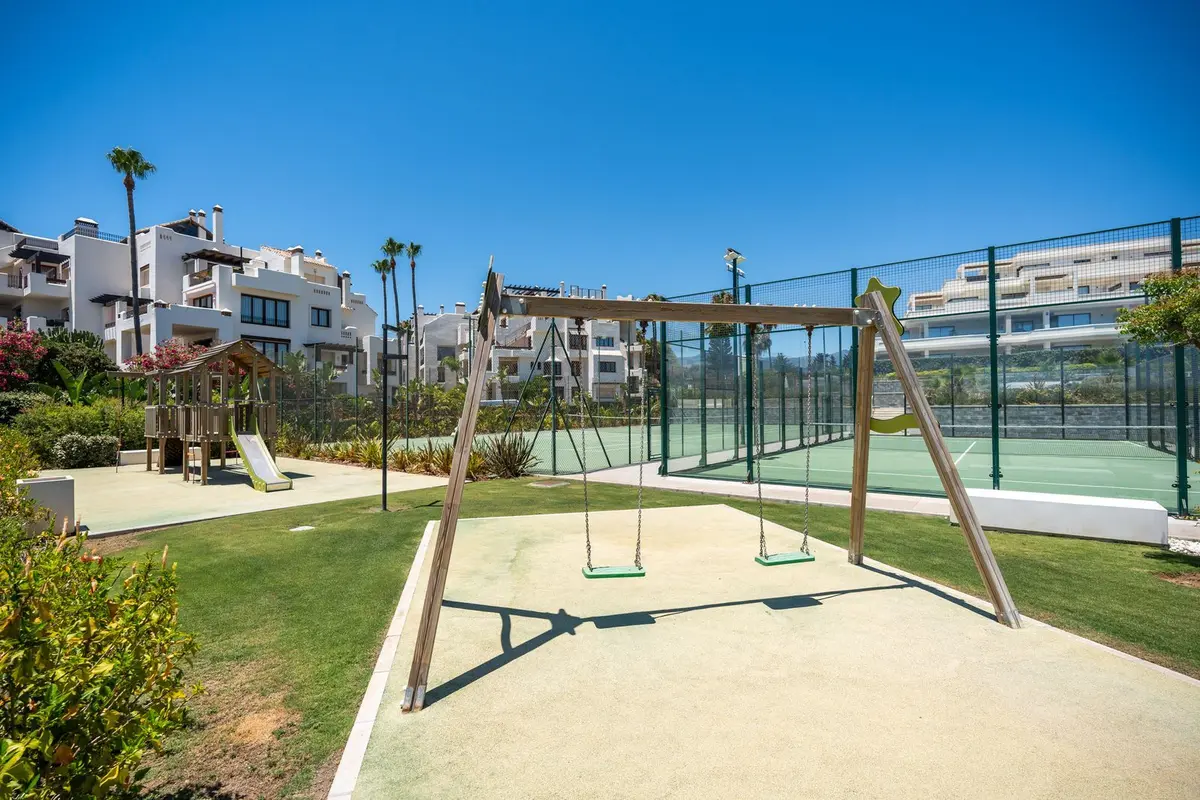 Middle Floor Apartment in Estepona