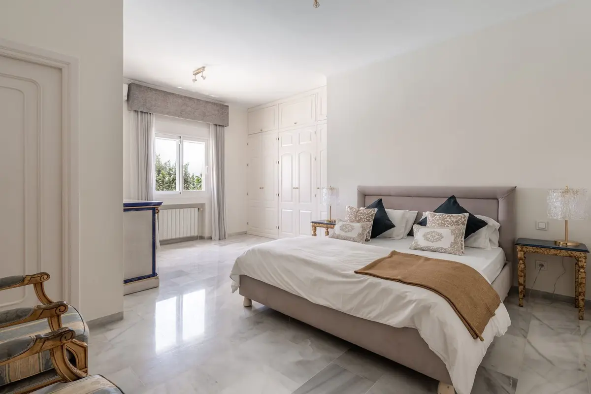 Detached Villa in El Paraiso