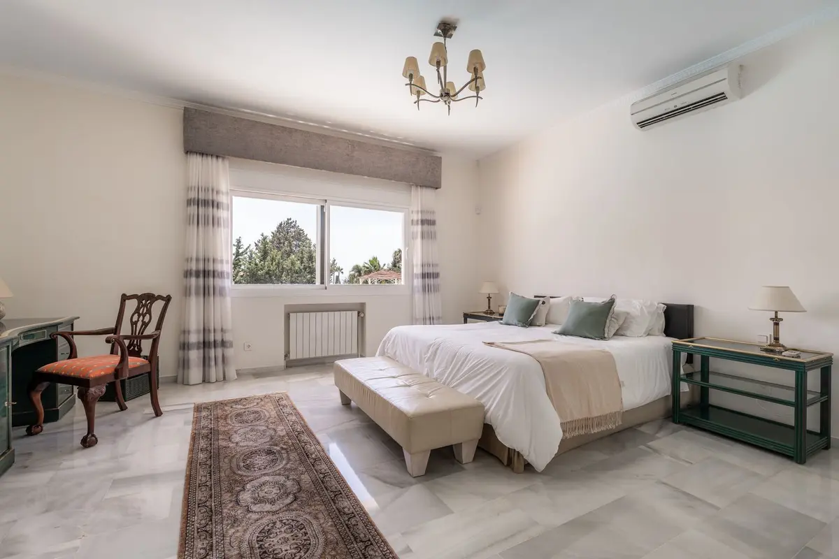 Detached Villa in El Paraiso