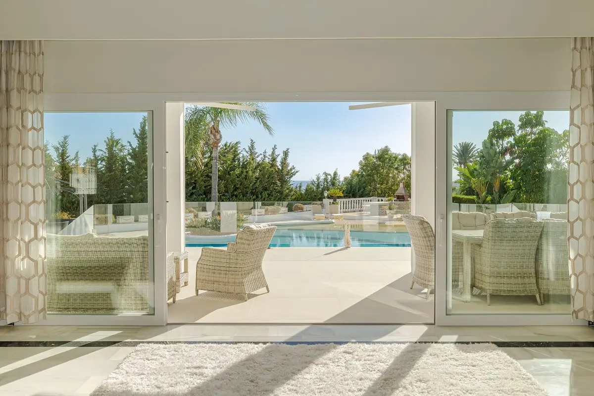 Detached Villa in El Paraiso
