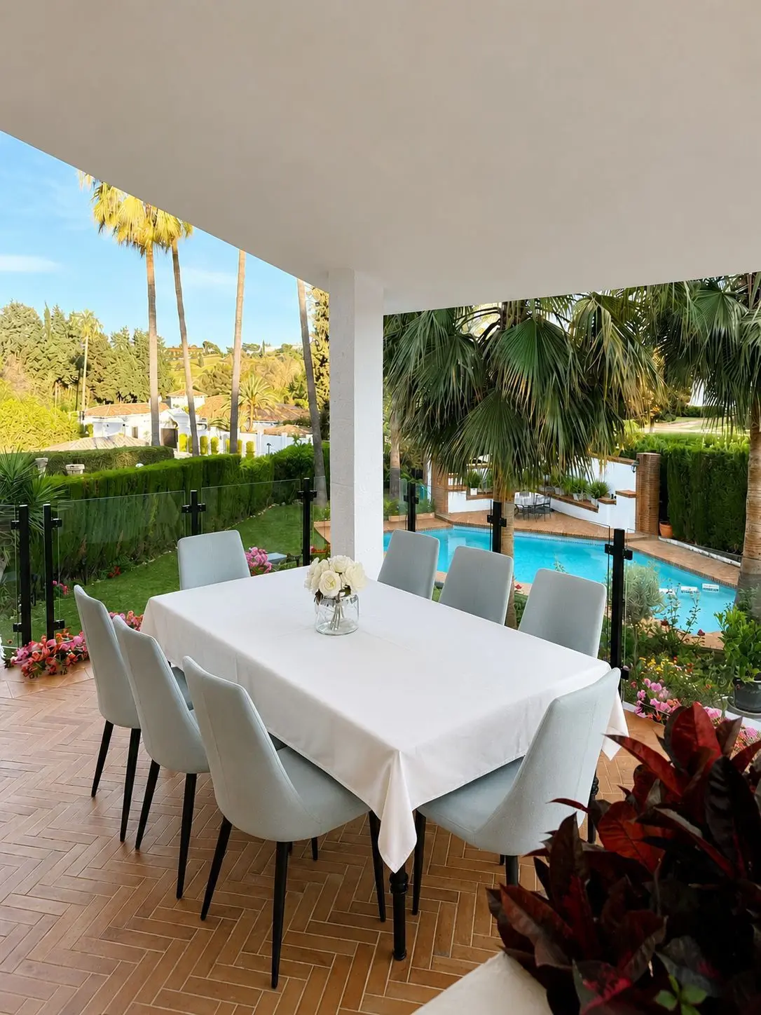 Detached Villa in El Paraiso