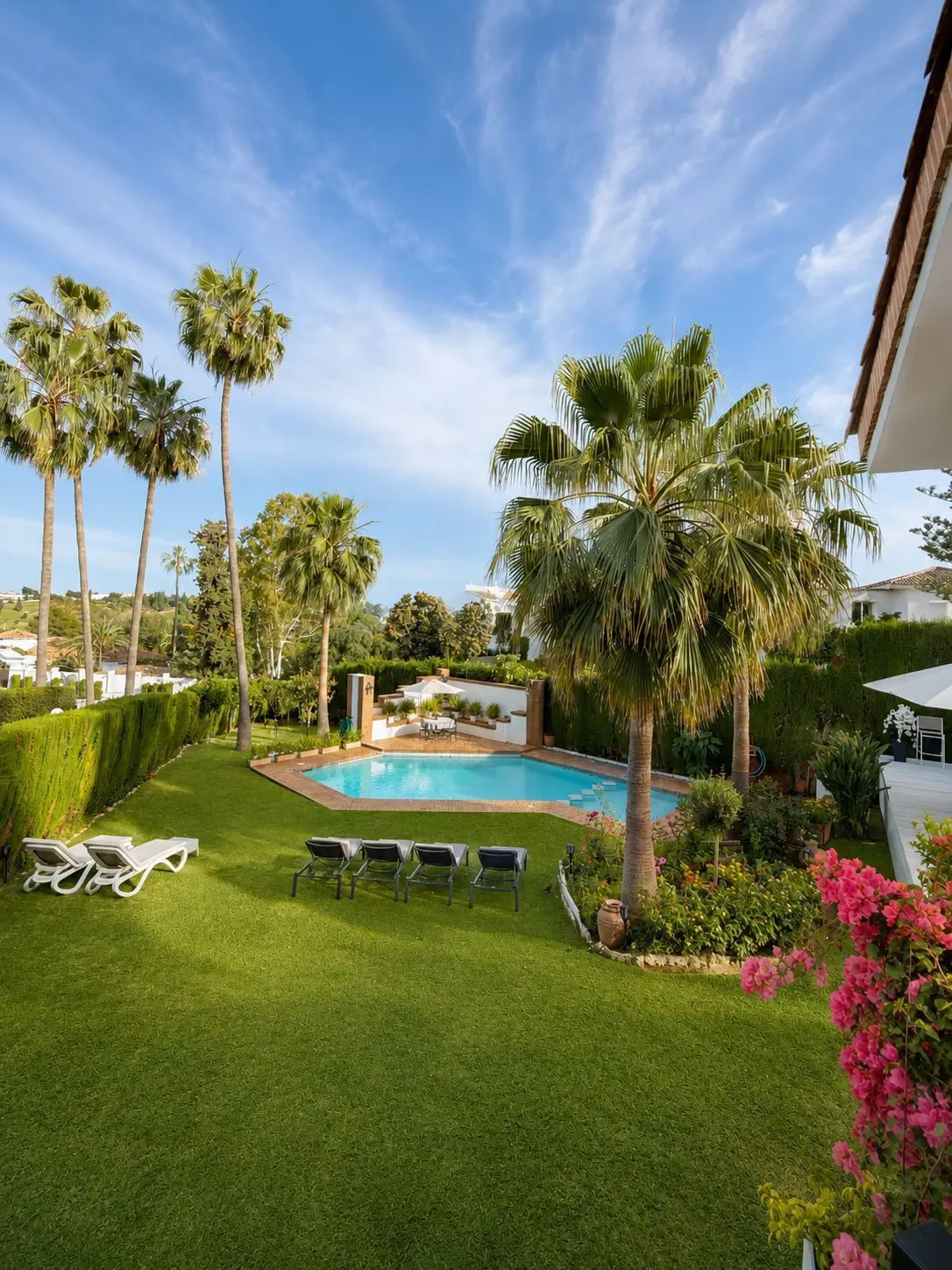 Detached Villa in El Paraiso
