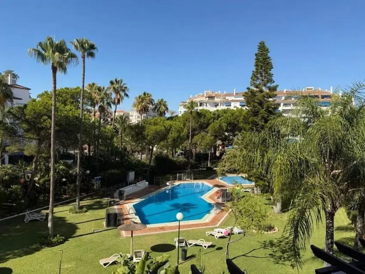 Middle Floor Apartment in Puerto Banús