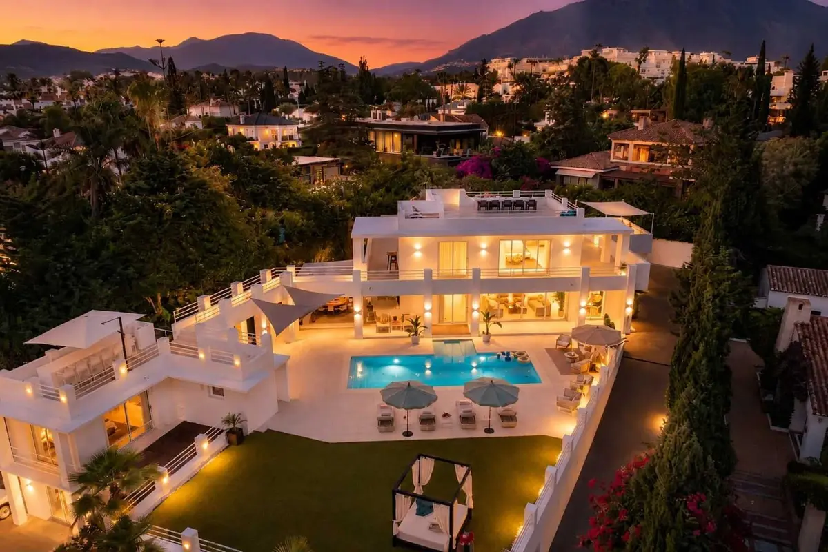 Detached Villa in Nueva Andalucía