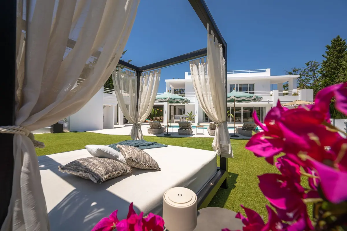 Detached Villa in Nueva Andalucía