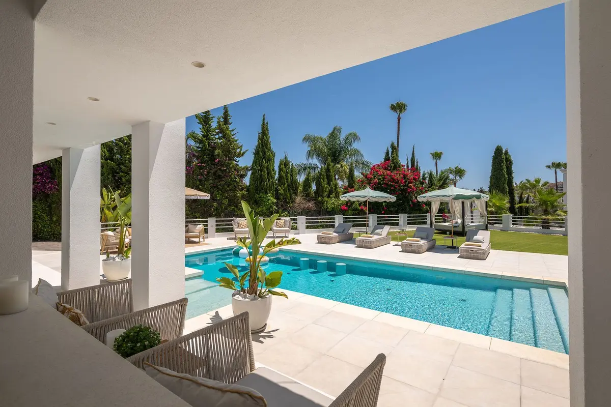 Detached Villa in Nueva Andalucía