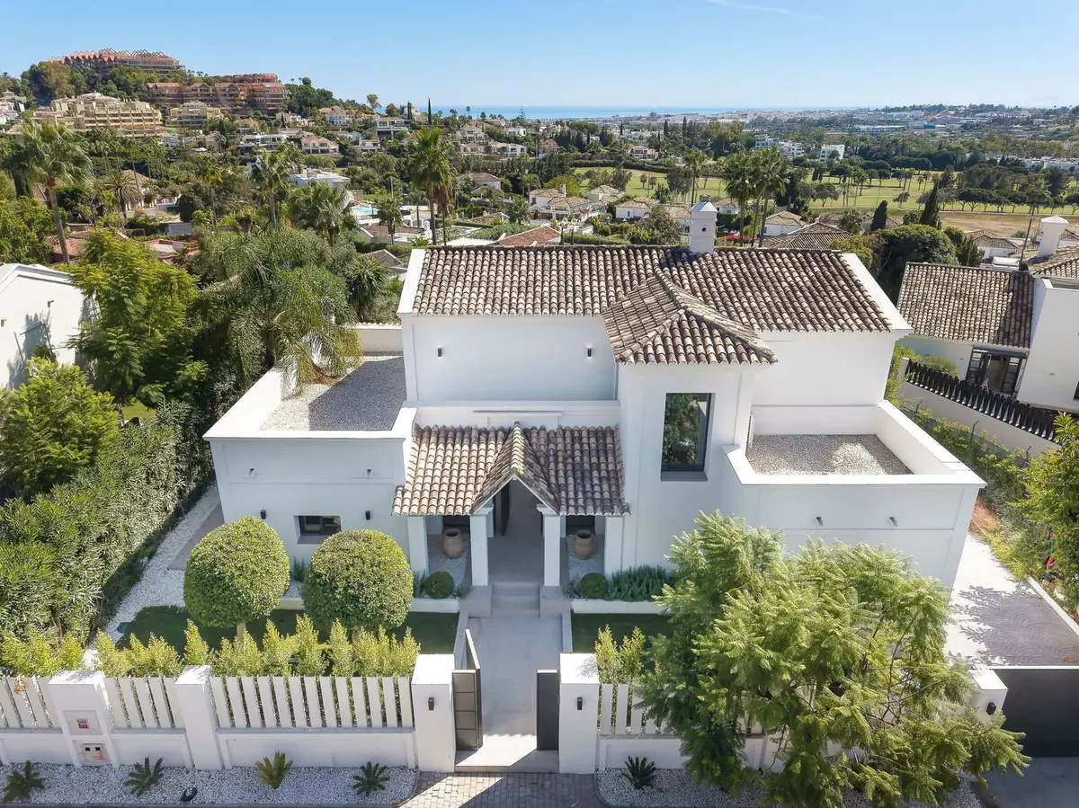 Detached Villa in Nueva Andalucía