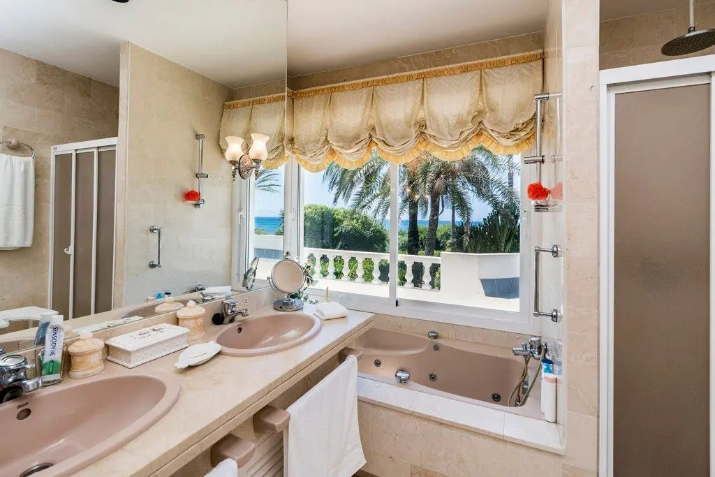 Detached Villa in Marbella