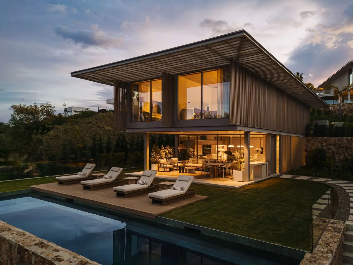 Detached Villa in Nueva Andalucía