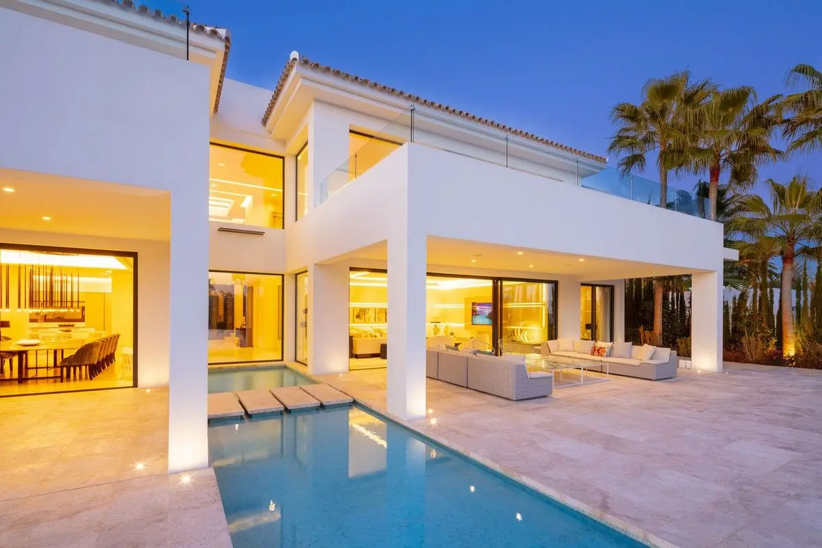 Detached Villa in Nueva Andalucía