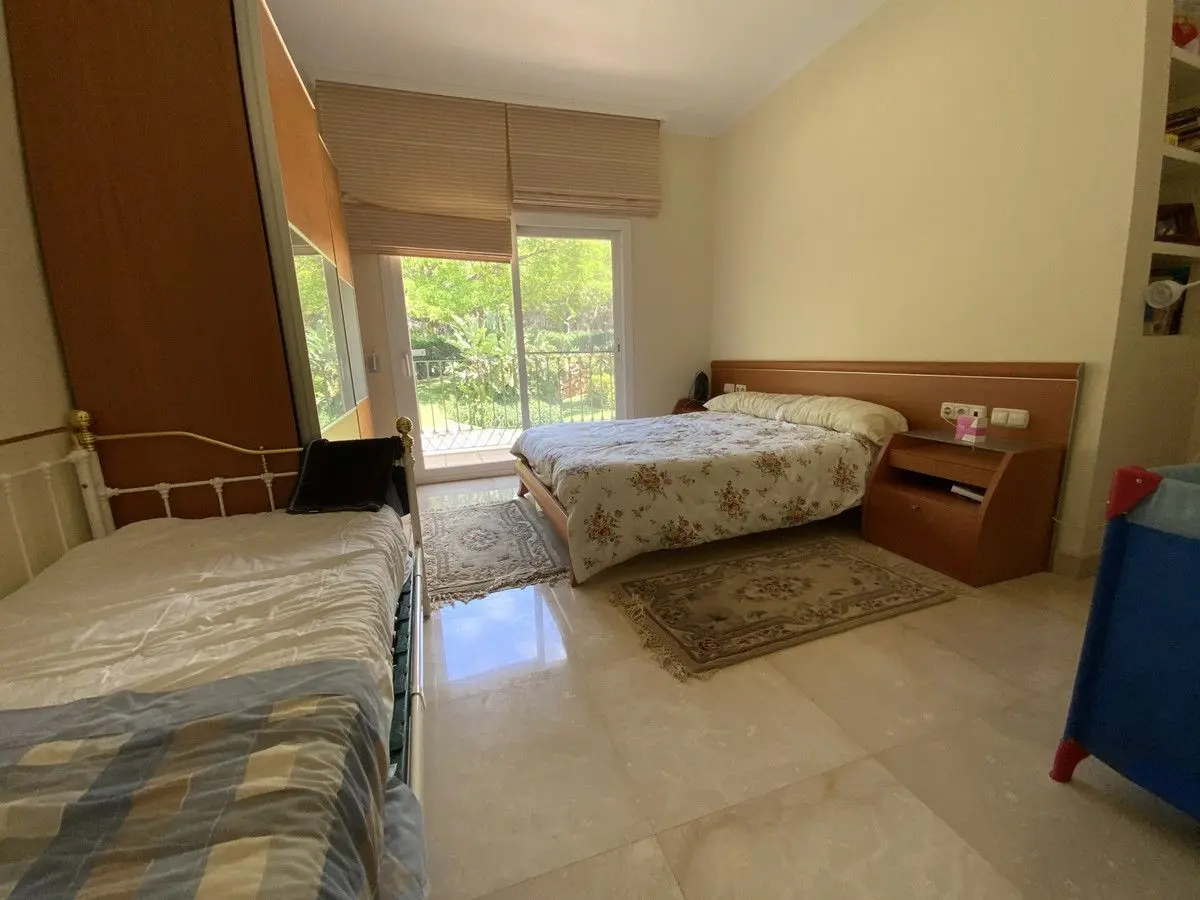 Middle Floor Apartment in Río Real