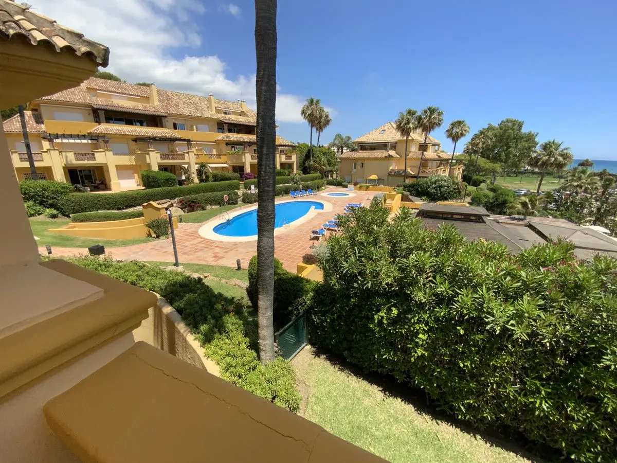 Middle Floor Apartment in Río Real