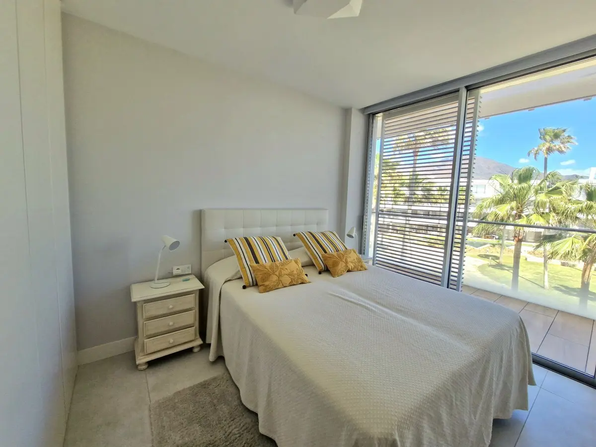 Middle Floor Apartment in Estepona
