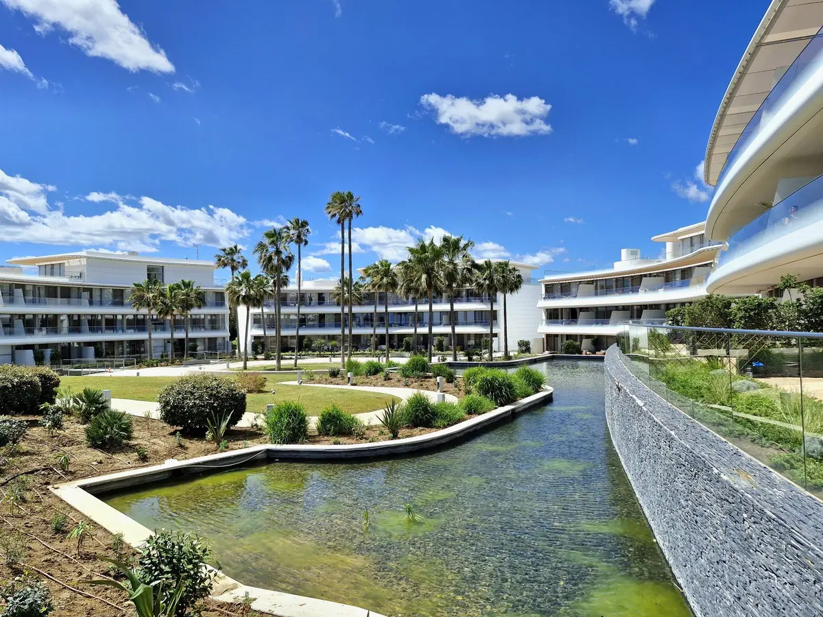 Middle Floor Apartment in Estepona