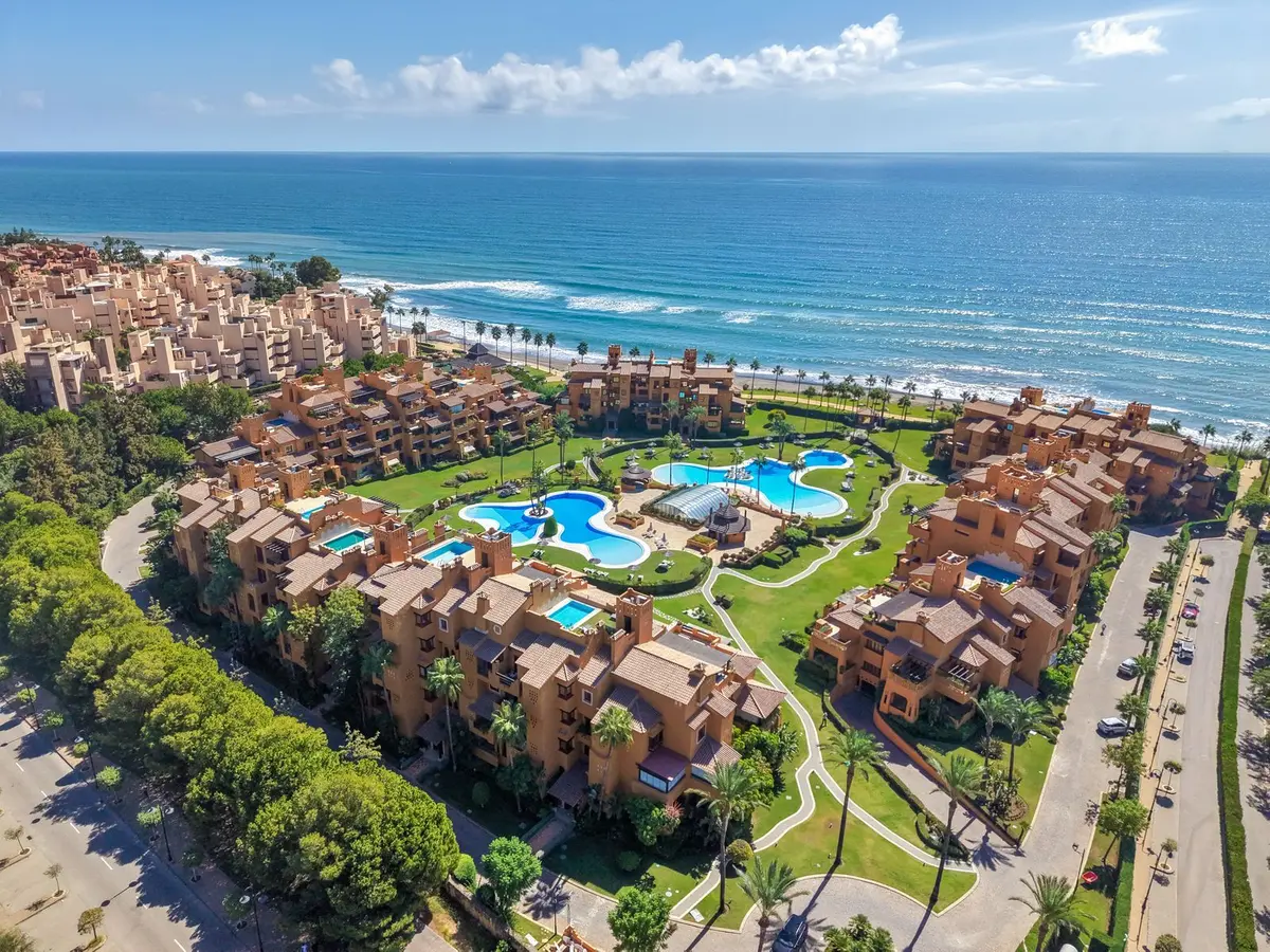 Middle Floor Apartment in Estepona