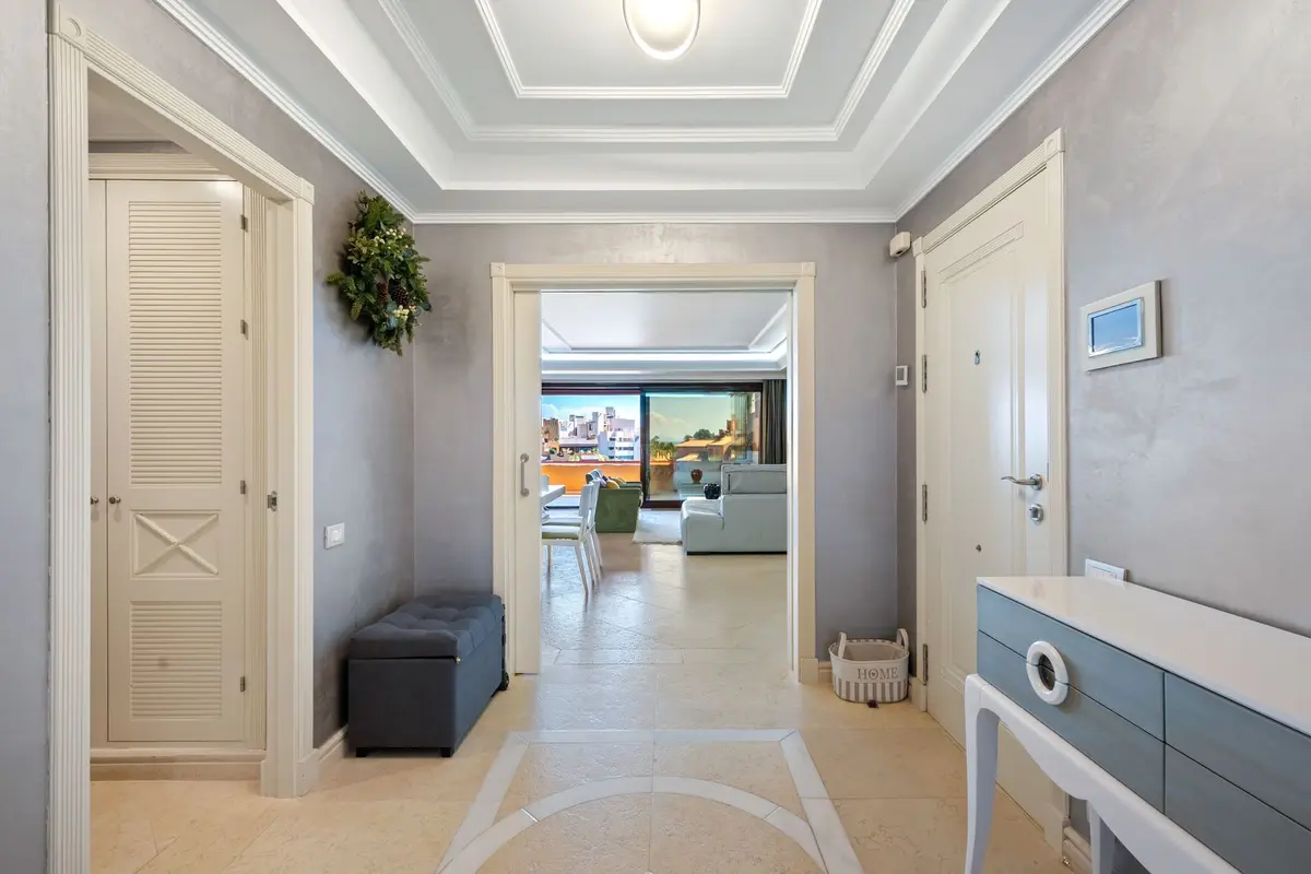 Middle Floor Apartment in Estepona
