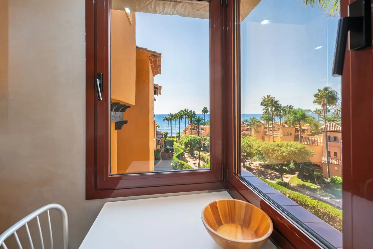 Middle Floor Apartment in Estepona