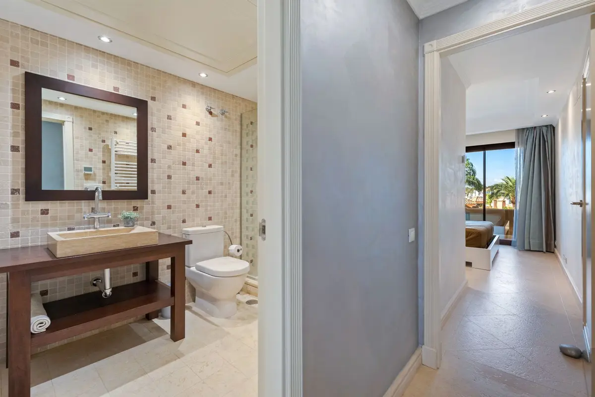 Middle Floor Apartment in Estepona
