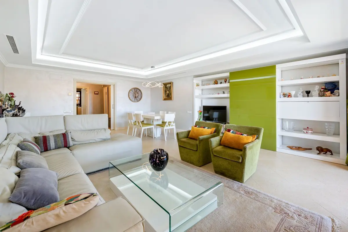 Middle Floor Apartment in Estepona