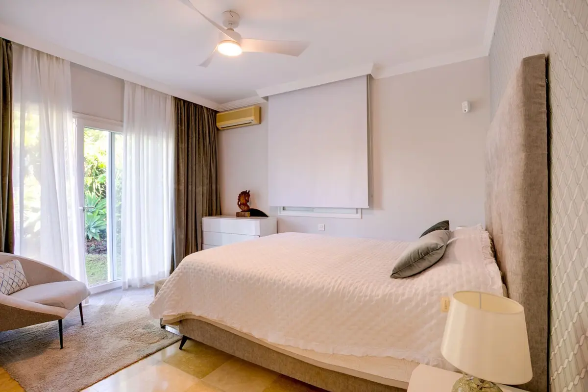 Detached Villa in El Paraiso
