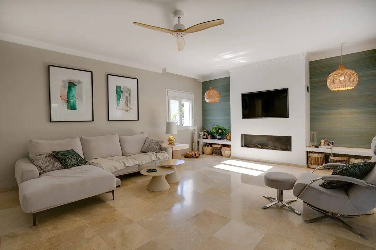 Detached Villa in El Paraiso