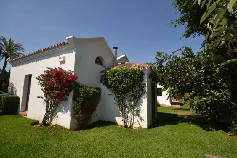 Detached Villa in Guadalmina Baja