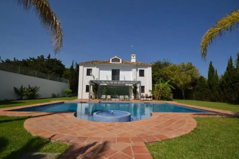 Detached Villa in Guadalmina Baja
