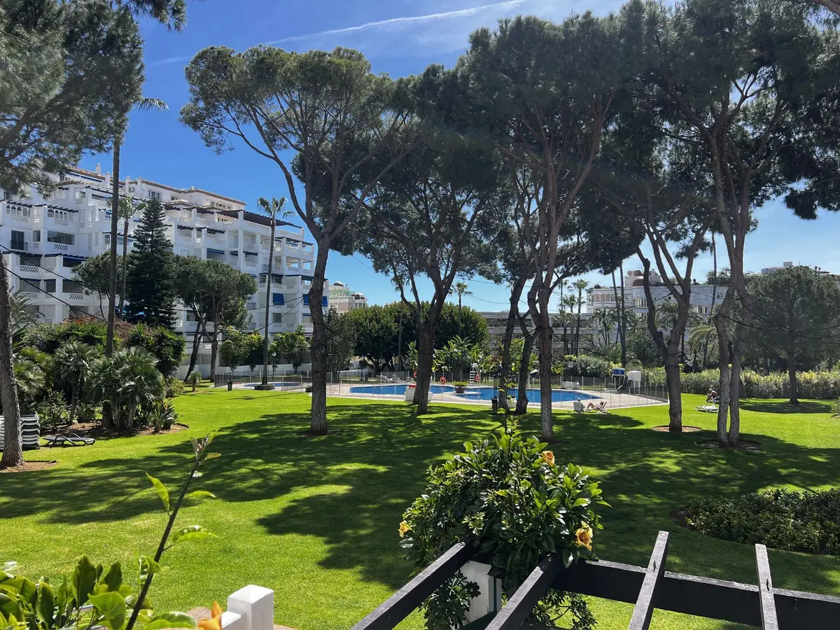 Middle Floor Apartment in Puerto Banús