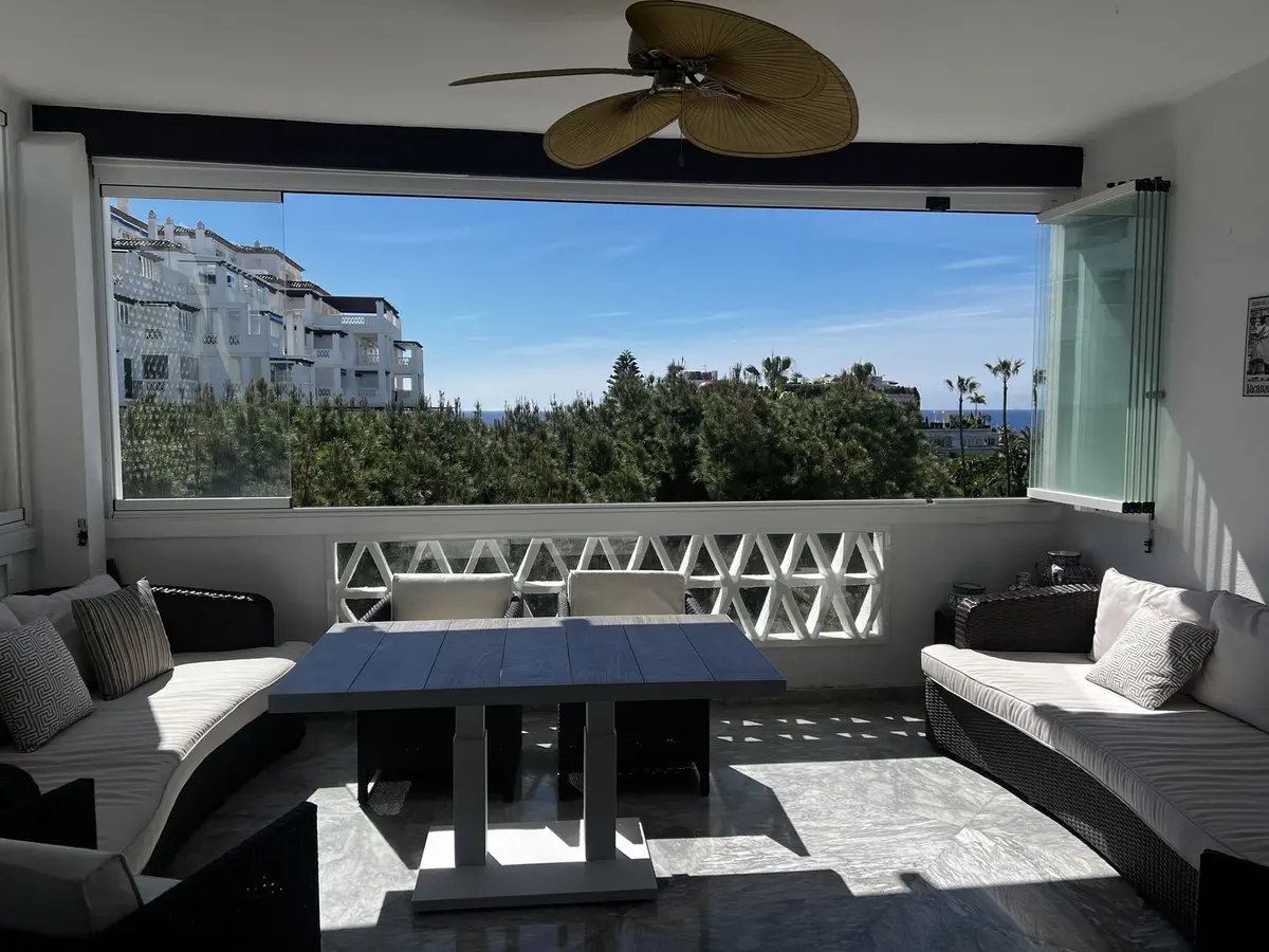 Middle Floor Apartment in Puerto Banús