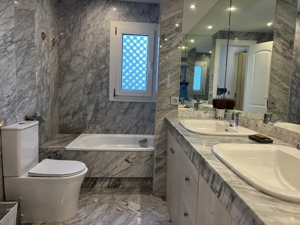 Middle Floor Apartment in Puerto Banús