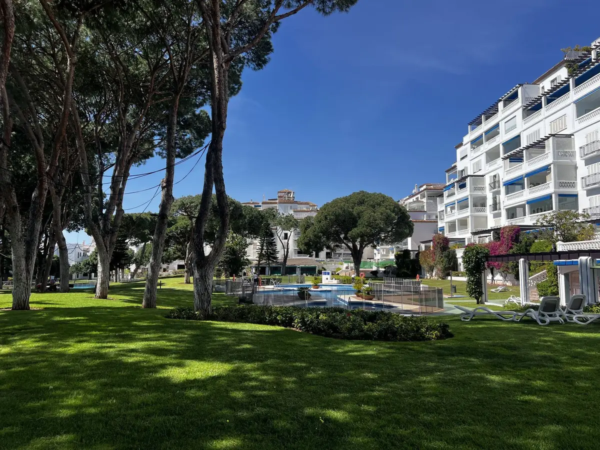 Middle Floor Apartment in Puerto Banús