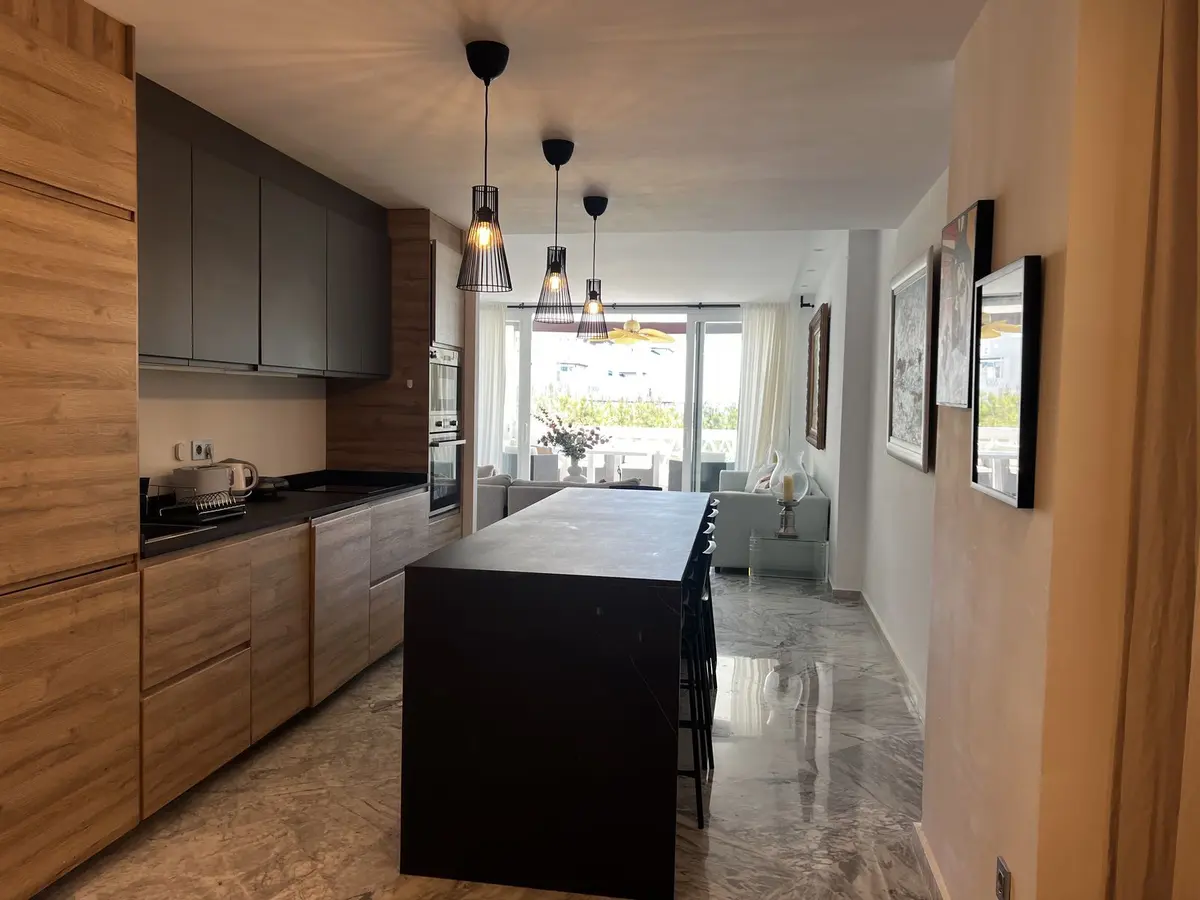 Middle Floor Apartment in Puerto Banús